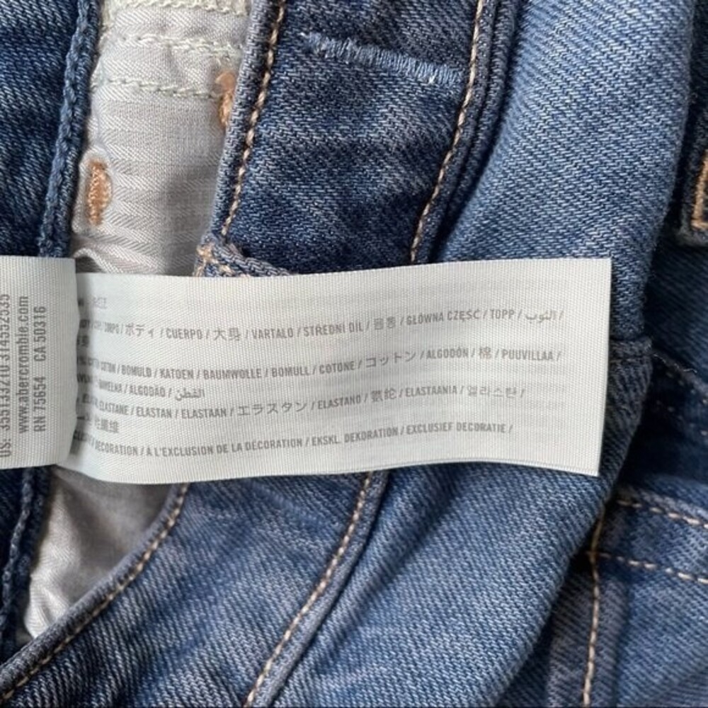 Hollister Y2K Jeans Curvy High Rise Mom Jean Medium Blue Patch Women’s Size 23 - Picture 8 of 11